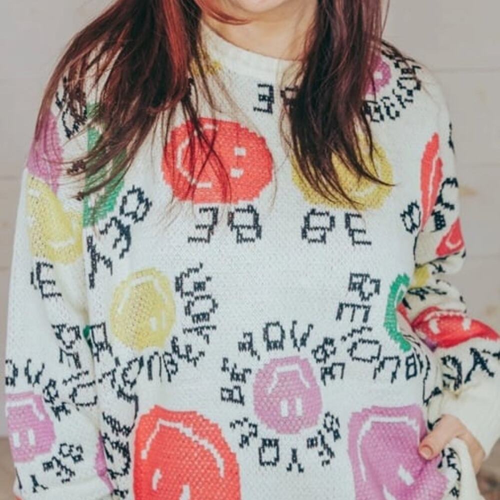 Oversized “Be Kind” Smiley Face Sweater – Size Small (Fits Up to Medium/Large)